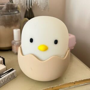 Cute Egg-Shaped chick Night Light
